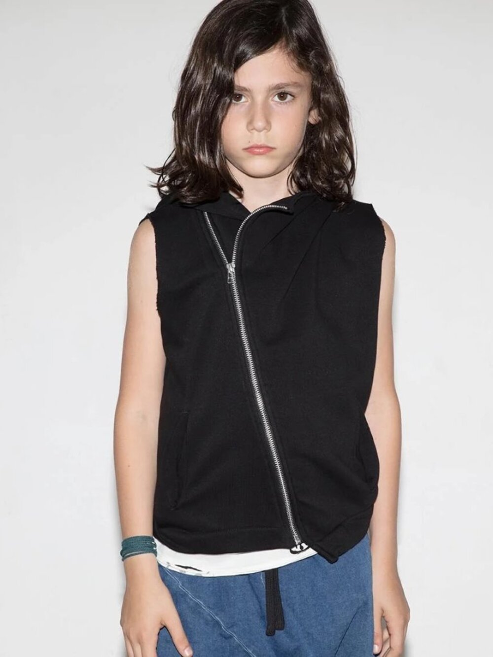 NUNUNU black sleeveless moto vest hoodie asymmetrical zipper and pockets 2T 3T